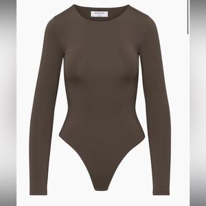Babaton Contour Crew Long Sleeve Bodysuit